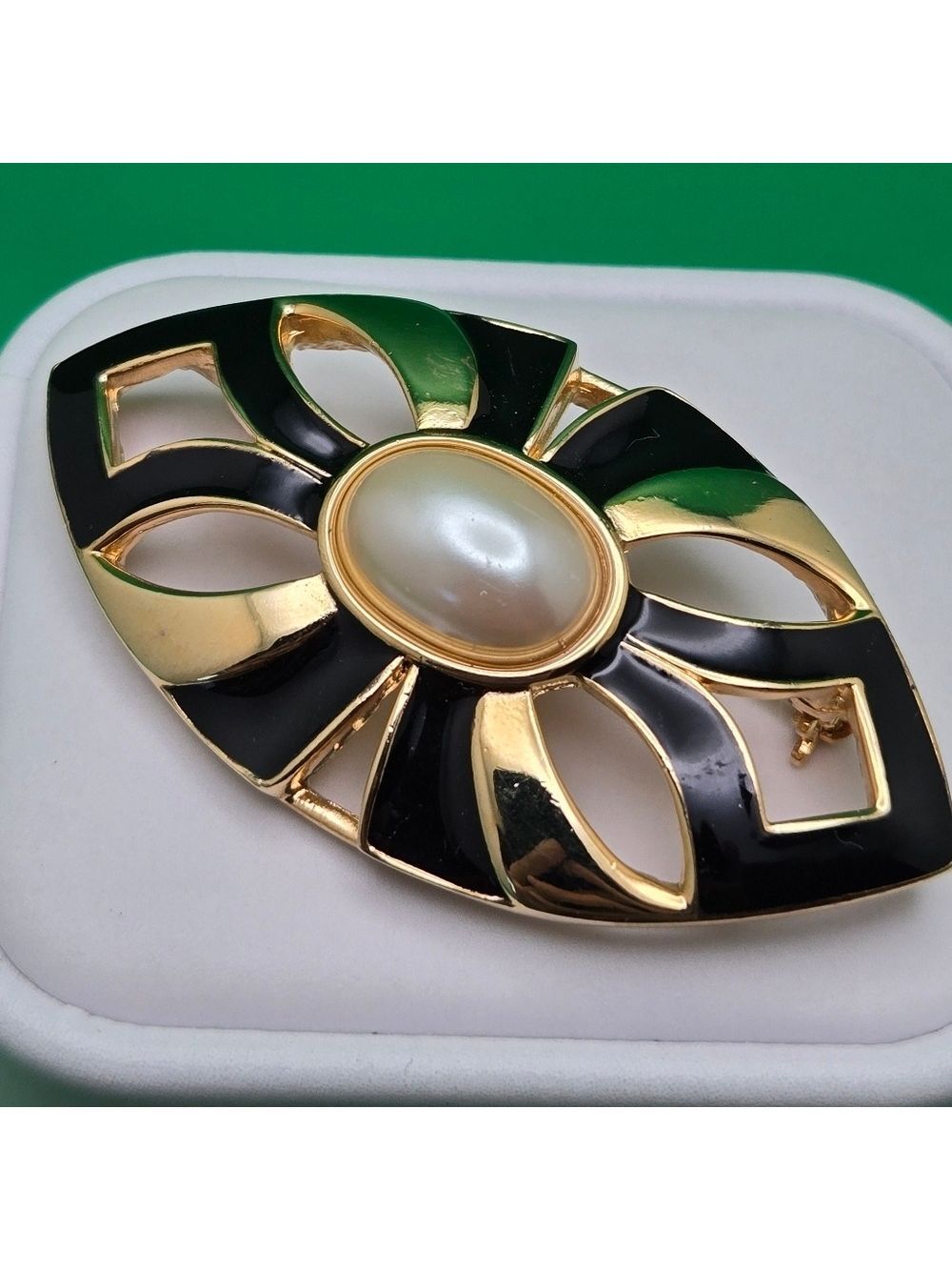 Oval Faux Pearl & Black Cabochon Vintage Gold-Tone Brooch Pin Statement
